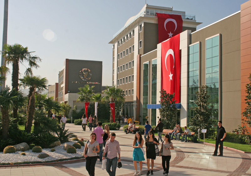 В Турции учатся более 200 тыс. иностранных студент